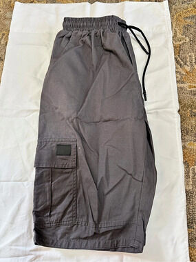 K Men's Cargo Shorts in Gray Like New